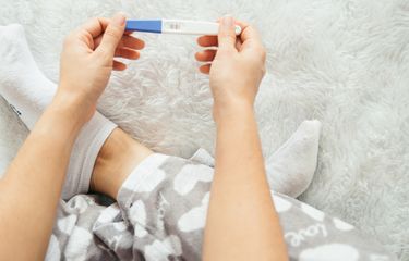 False positive pada test pack bisa terjadi karena garis penguapan yang tertinggal.