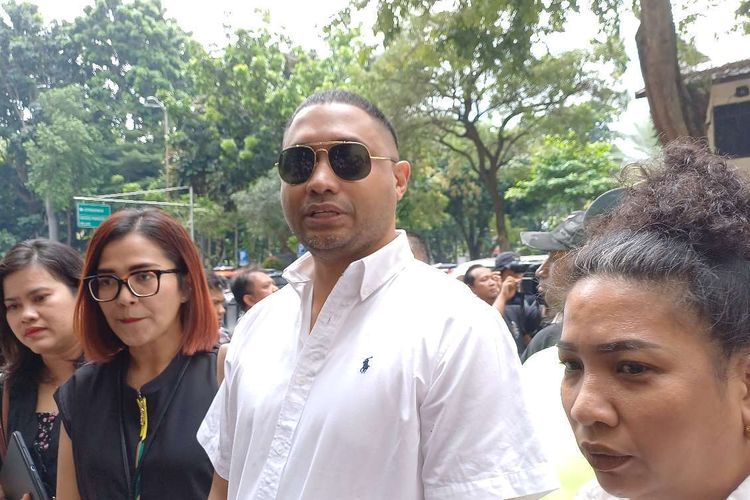 Laporkan Ahmad Dhani, Rayen Pono Bawa Bukti dan Saksi ke Polda Metro Jaya