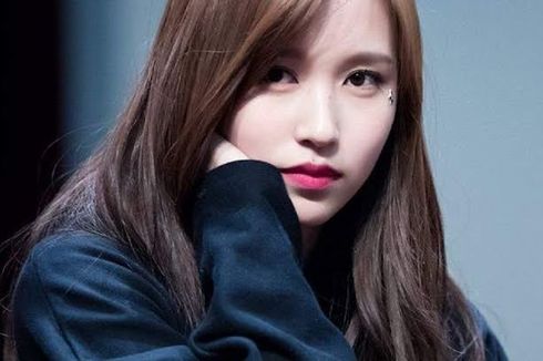 Tips Jaga Kulit Tetap Lembap ala Mina TWICE