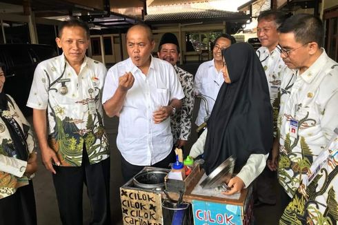 Viral Siswi SMK Jualan Cilok Berseragam Sekolah, Bupati Hadiahi Sepeda, Kulkas, dan Modal Usaha