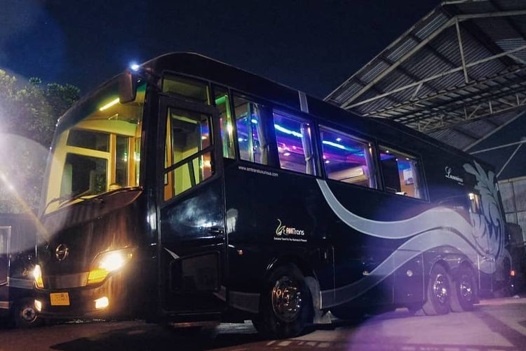 Bus pariwisata Platinum 1 milik PO Amtrans