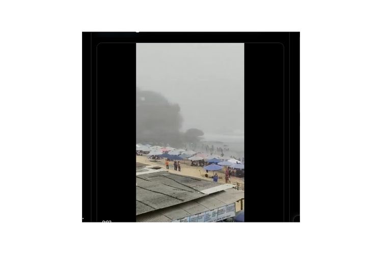 Video kabut tebal selimuti pantai di Gunungkidul, DIY saat siang hari