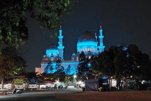 Di Balik Parkir Masjid Sheikh Zayed Solo: Warga Banting Setir Jadi Jukir