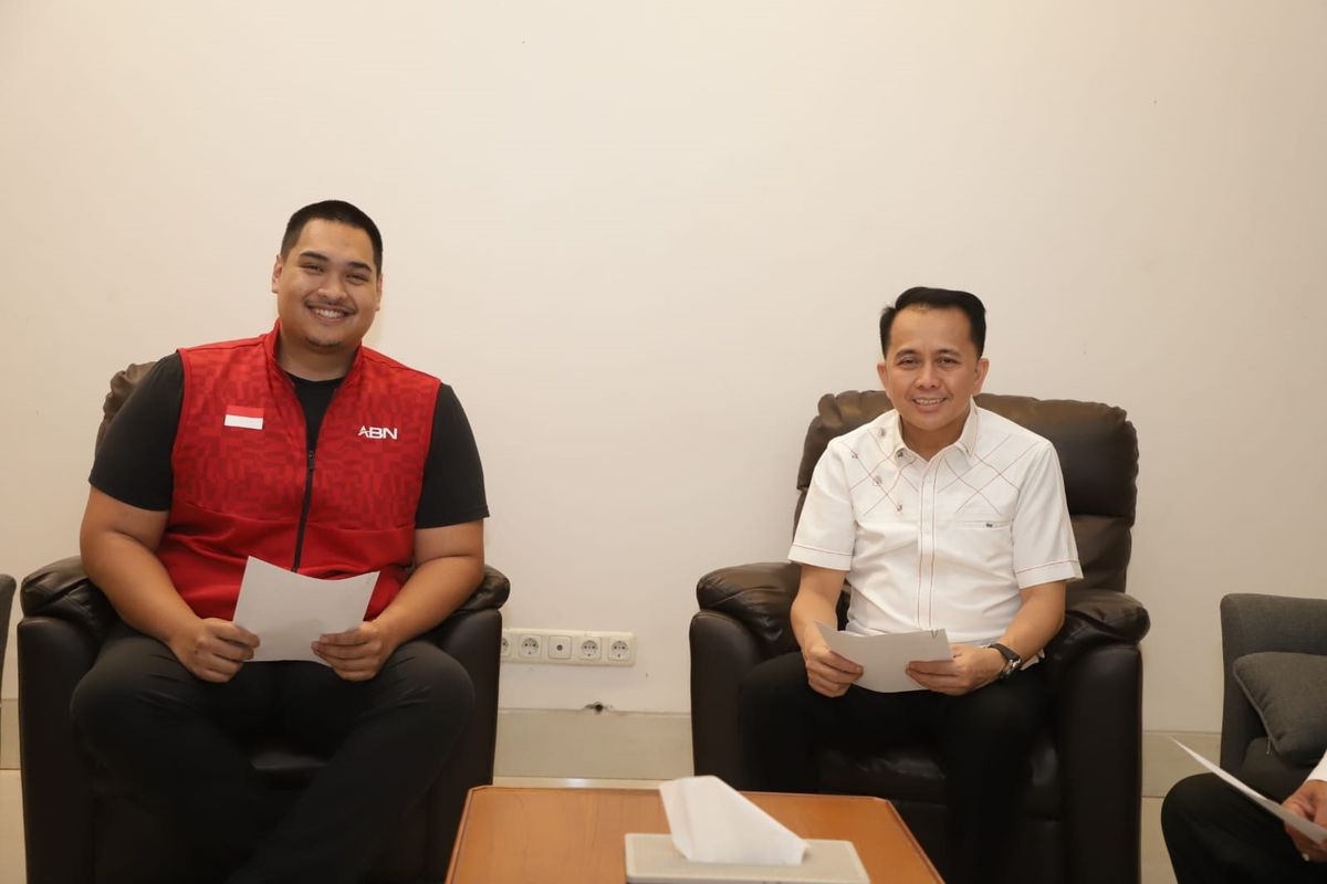 Belum genap 12 jam dilantik oleh Menteri Dalam Negeri (Mendagri) Muhammad Tito Karnavian, Penjabat (Pj) Gubernur Sumatera Utara (Sumut) Agus Fatoni bergerak cepat melakukan audiensi dengan Menteri Pemuda dan Olahraga (Menpora) Ario Bimo Nandito Ariotedjo guna membahas kesiapan pelaksanaan Pekan Olahraga Nasional (PON) XXI di Sumut. Pertemuan ini berlangsung di Jalan Denpasar Raya, Kuningan, Jakarta, Senin (24/6/2024). 