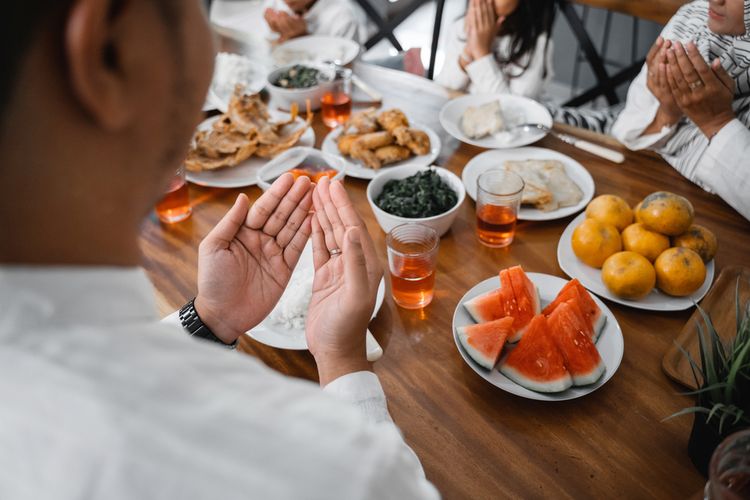 Anak Pukul Ayah Pakai Kursi Kayu, Kesal Dimarahi Baca Doa Buka Puasa Terlalu Cepat