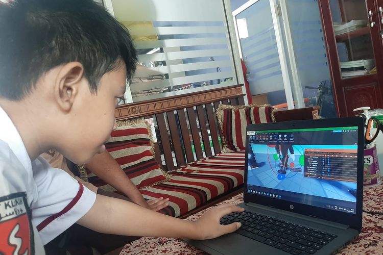 Assa Aydin, siswa kelas 5 Sekolah Dasar Islam Terpadu (SDIT) Nurul Islam, Kecamatan Klakah, Kabupaten Lumajang, Jawa Timur.
