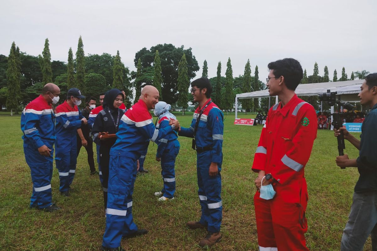 Suasana pembukaan Health, Safety, Security, and Environment (HSSE) Training and Certification Week (HTCW) 2022 di komplek HSE TC Sungai Gerong, Banyuasin, Sumatera Selatan, Senin (21/11/2022). Kegiatan yang diinisiasi Pertamina Corporate University (PCU) ini akan berlangsung hingga 26 November 2022.