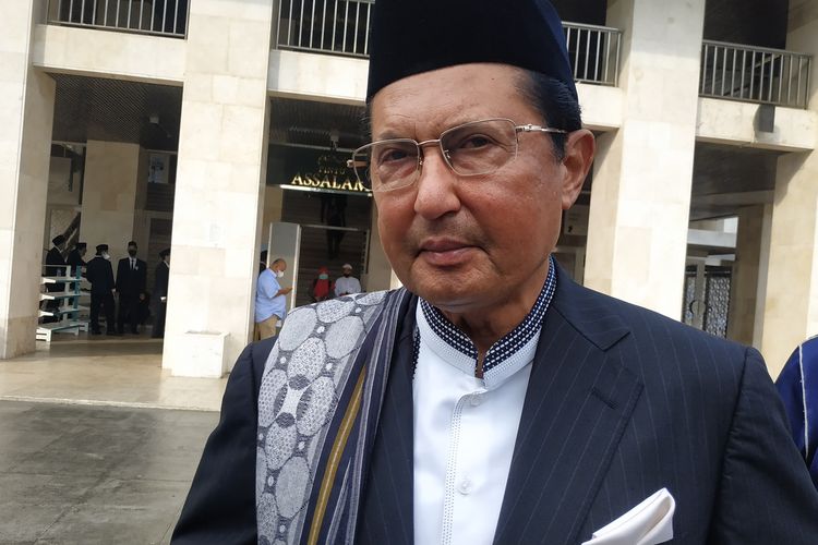 Wakil Ketua Majelis Permusyawaratan Rakyat (MPR) Fadel Muhammad menyayangkan Presiden RI Joko Widodo tidak melaksanakan shalat Idul Fitri di Jakarta, khususnya di Masjid Istiqlal, Senin (2/5/2022).