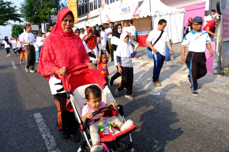 PT Perusahaan Gas Negara Tbk (PGN) menjalankan program Badan Usaha Milik Negara (BUMN) Hadir Untuk Negeri dengan menggelar kegiatan Jalan Sehat dan Bersih Lingkungan, di Kota Pekanbaru, Riau, Minggu (12/8/2018).
