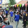 Tangis Warga Iringi Eksekusi 28 Rumah di Dukuh Pakis Surabaya
