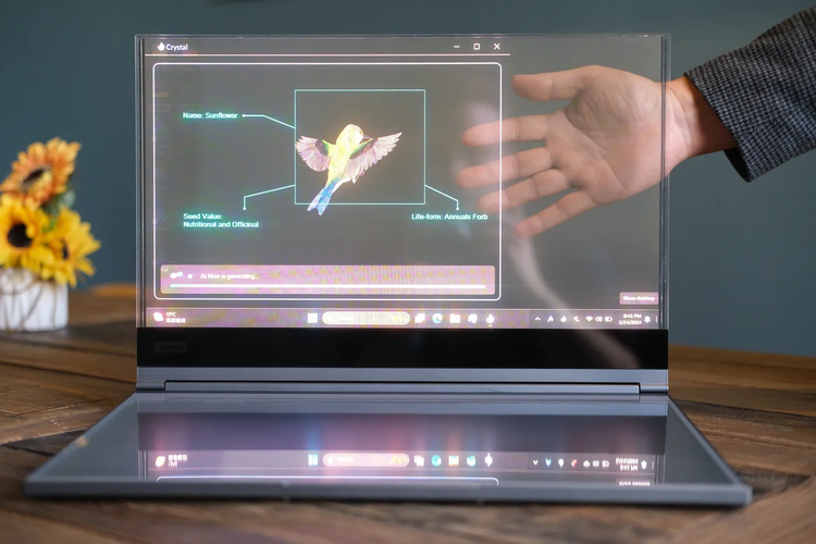 Prototipe ThinkBook Transparent Display 17,3 inci, laptop dengan layar transaparan.
