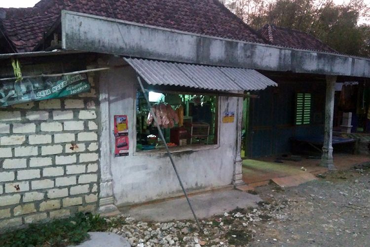 Rumah Silvia Dwi Susanti yang berada di Desa Cangkring, Kecamatan Bluluk, Lamongan.