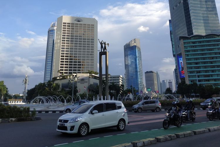 Monumen Selamat Datang di Bundaran Hotel Indonesia (HI)