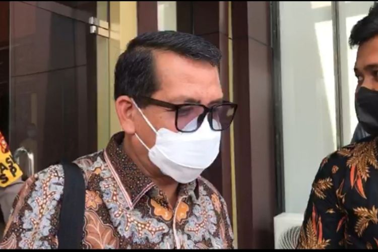 Dosen sekaligus dekan Fisip Universitas Riau nonaktif, Syafri Harto yang divonis bebas atas kasus dugaan pencabulan mahasiswi.