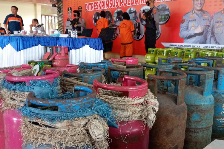 Barang bukti gas oplosan diamankan di Mapolda Bangka Belitung, Kamis (23/2/2023).