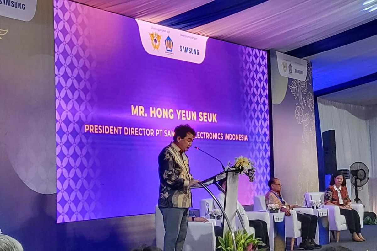 Presiden Direktur PT Samsung Electronics Indonesia Hong Yeun Seuk dalam acara Menteri Keuangan Sri Mulyani Indrawati berdialog dengan para pelaku usaha, di PT Samsung Electronics Indonesia, Cikarang, Jawa Barat, Jumat (27/1/2023).  