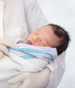 Kenapa Warna Kulit Bayi Berubah-ubah?