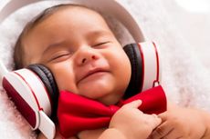 Manfaat Mendengarkan Musik untuk Bayi