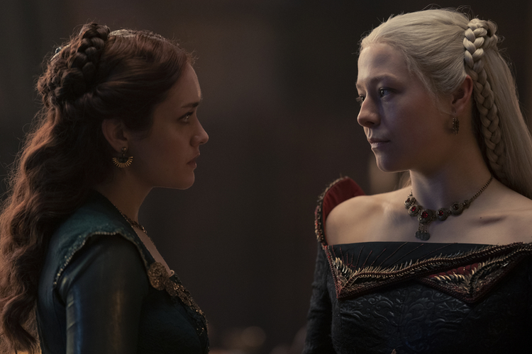 Olivia Cooke and Emma D'Arcy in House of the Dragon (2022)