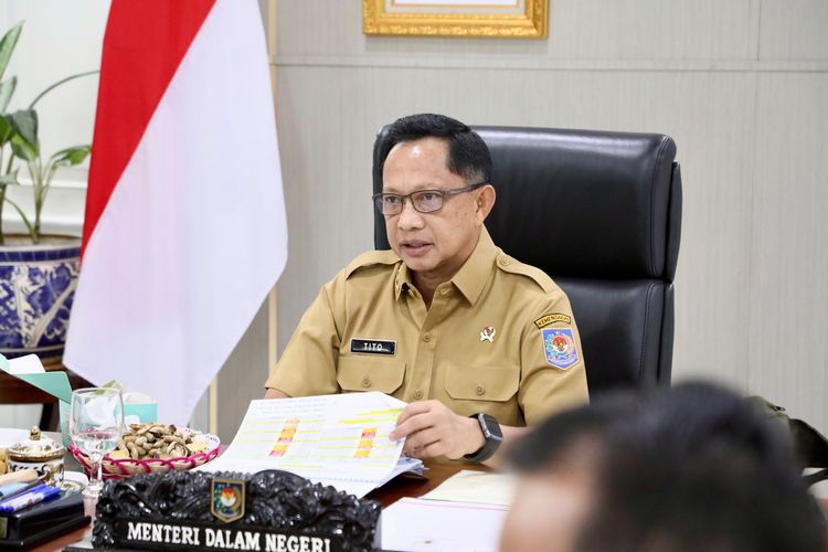 Tangani Karhutla, Mendagri Dorong Daerah Gerak Cepat dan Cegah Pembakaran Baru