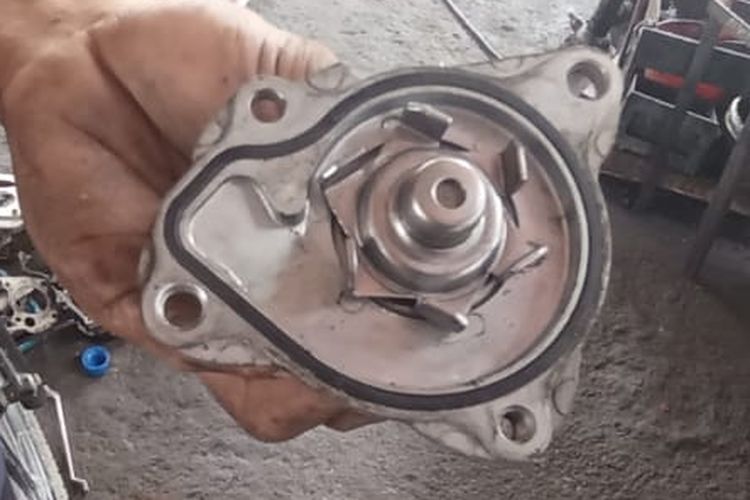 Gasket water pump bisa sebabkan air radiator Honda Vario sering habis