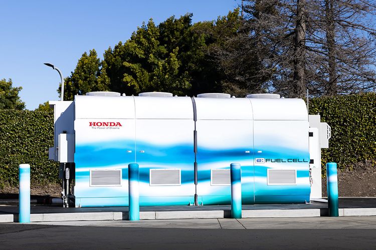 Honda mulai mengoperasikan pembangkit listrik sel hidrogen di pusat penelitian American Honda Motor Co., Inc di Torrance, California, Amerika Serikat