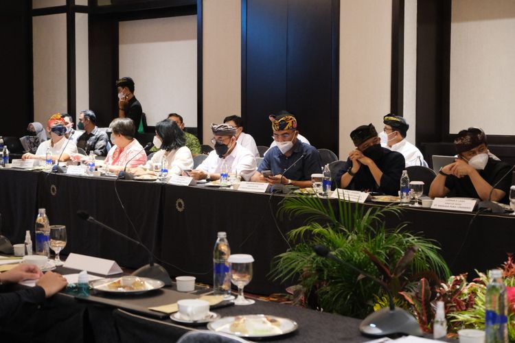 Rombongan Komisi VI DPR RI yang melakukan kunjungan kerja ke Provinsi Bali dalam rangka meninjau perkembangan BUMN Holding Pariwisata, Kamis (21/10/2021).