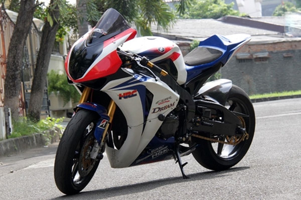 Tampak depan Honda CBR1000RR Superbike