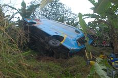 Usai Kecelakaan yang Tewaskan 21 Orang, Sopir Bus Kabur dengan Jalan Mengesot