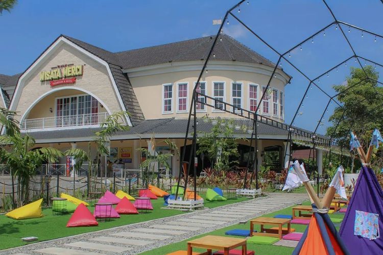 Harga Tiket Masuk Wisata Merci Waterpark and Resto, Akhir Pekan Beda
