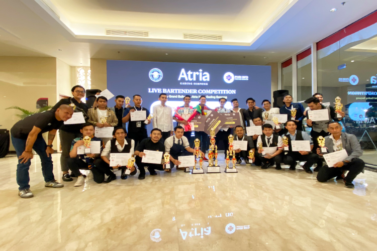 Pemenang dan Seluruh Peserta Live Bartender Competition 