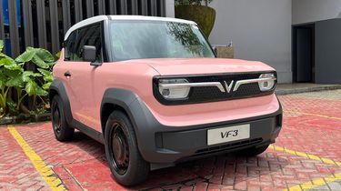 VinFast VF3 Diduga Patah Arm Usai Hantam Lubang Tol