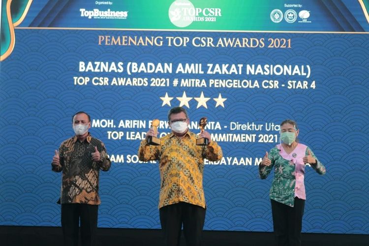 Badan Amil Zakat Nasional (Baznas) meraih tiga penghargaan TOP CSR Awards 2021 yang diselenggarakan oleh majalah Top Business pada Kamis, (22/4/2021). 