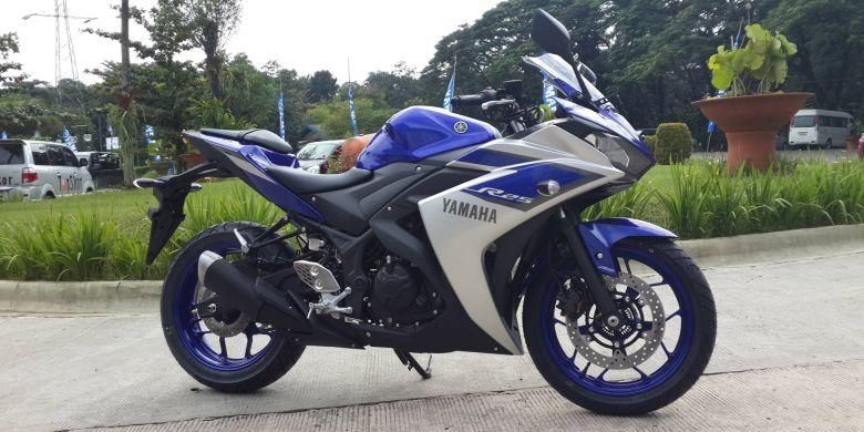 Yamaha R25 ABS