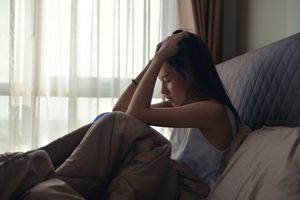 7 Kebiasaan Pagi Hari yang Diam-diam Bisa Memicu Kecemasan