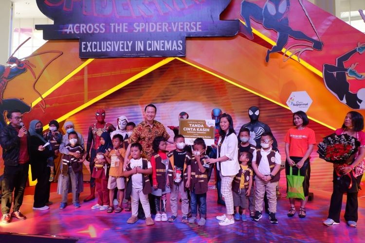 Supermal Karawaci Tangerang menghadirkan berbagai aktivitas seru yang berkaitan dengan film Spider-Man Across The Spider-Verse mulai 31 Mei hingga 9 Juli 2023. 