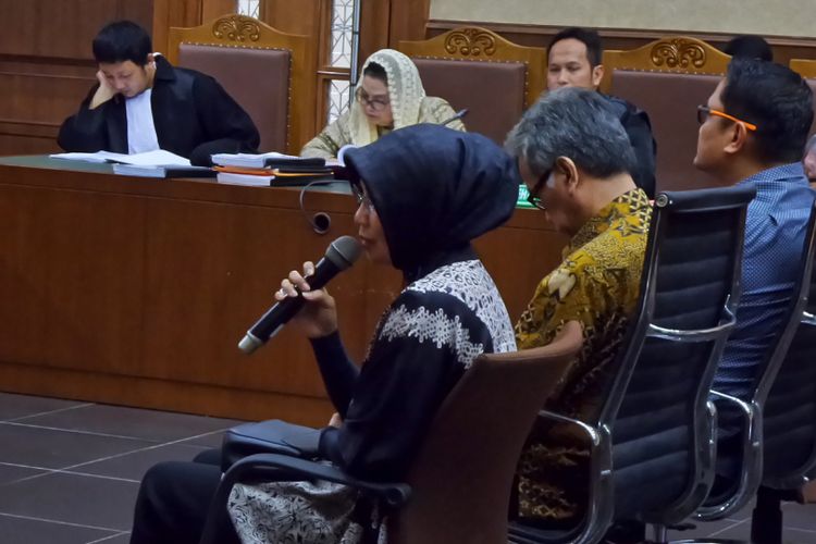 Mantan Direktur Keuangan PT Graha Ismaya, Sri Wahyuningsih, menjadi saksi di Pengadilan Tipikor Jakarta, Rabu (26/4/2017).