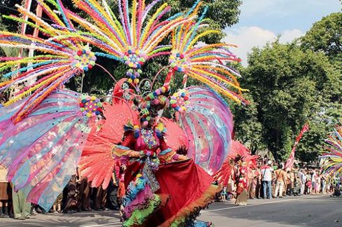 Karnaval Endek Buleleng Promosikan Kain Tenun Tradisional