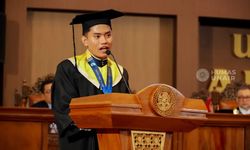 Kisah Afandi, Anak Penjual Pisang Rebus yang Lulus S1 Cumlaude dan Raih Beasiswa S2 Unair