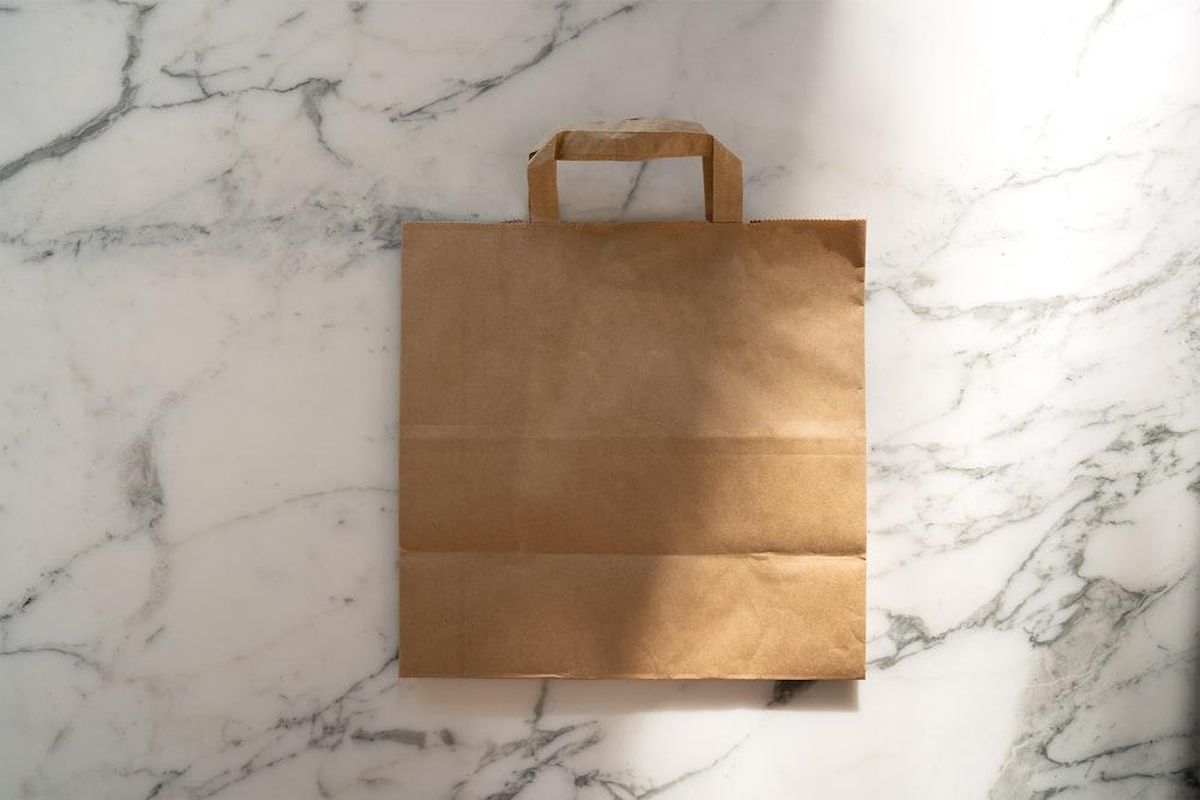 Ilustrasi Paper Bag.