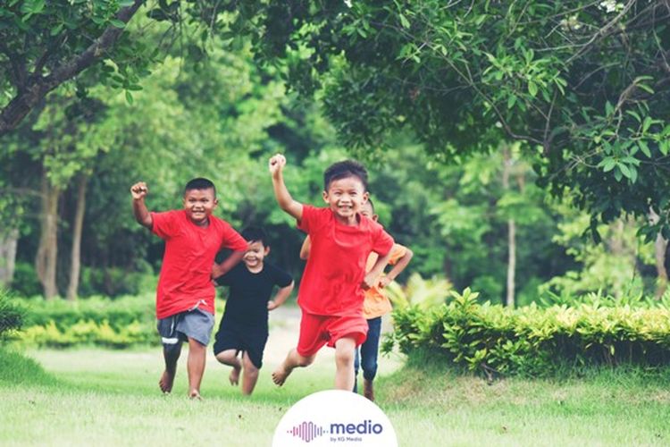 Ada dua kegiatan positif yang berdampak pada tumbuh kembang anak, yaitu mengenalkan mereka pada hewan dan menabung.