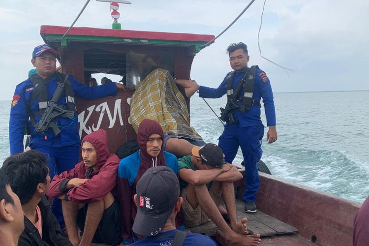Sebanyak 36 pekerja migran Indonesia yang akan berangkat ke Malaysia secara ilegal diamankan di perairan Kwala Batubara, pada Kamis (22/6/2023) malam.
