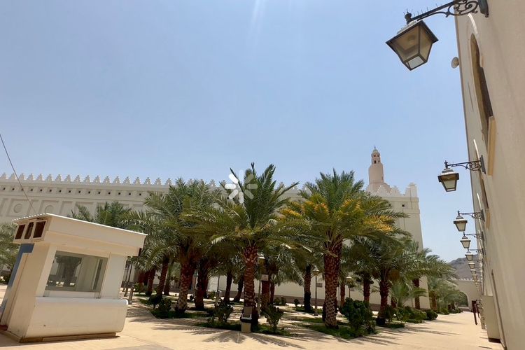 Masjid Bir Ali, tempat miqat jemaah haji dari Madinah.