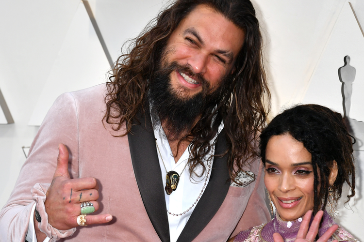 Jason Momoa dan istrinya, Lisa Bonet saat menghadiri Oscar 2019