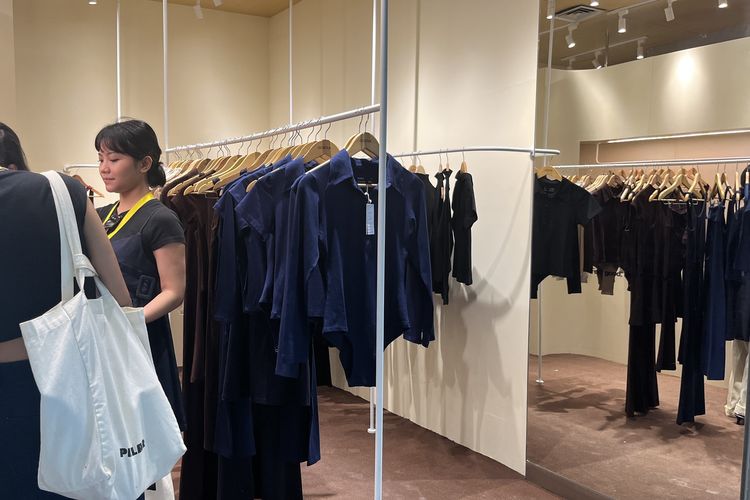 Koleksi baju Goena di Brightspot Mall, Jumat (31/05/2024).