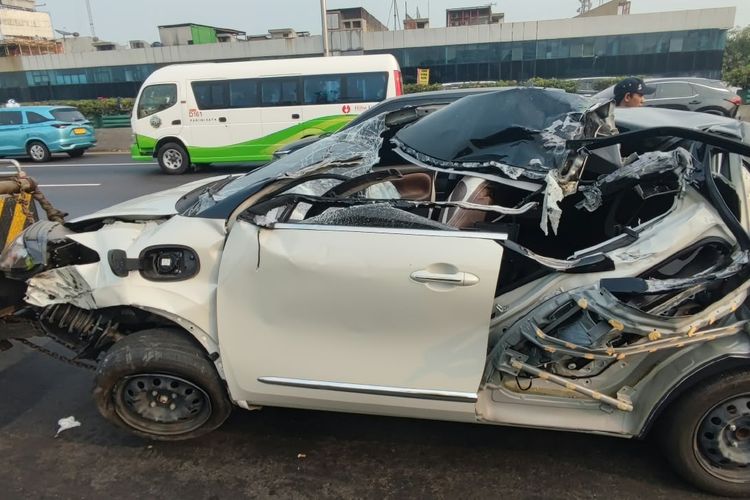 Kronologi Tabrakan Beruntun Mobil, Truk dan Transjakarta di Tol Ancol Jakut