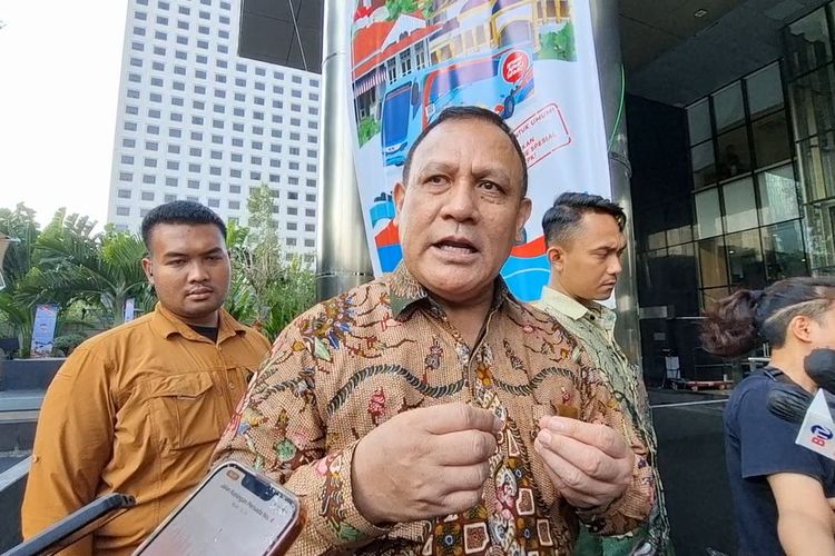 Ketua Komisi Pemberantasan Korupsi (KPK) Firli Bahuri menyebut proses hukum penindakan kasus rasuah tetap berjalan meskipun pihak-pihak terkait dalam suatu perkara terlibat dalam kontestasi pemilihan umum (Pemilu) 2024, Kamis (24/8/2023).