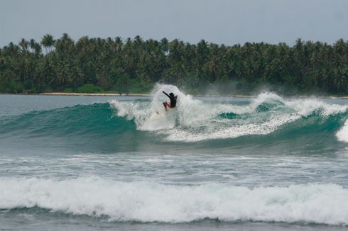 Jadi Lokasi Lomba Selancar Dunia, Ini 6 Pesona Pantai Sorake di Nias