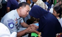 Kolaborasi Kunci Kecepatan Penanganan Korban, Rivan A Purwantono Serahkan Santunan untuk Korban Laka Bus Ciater