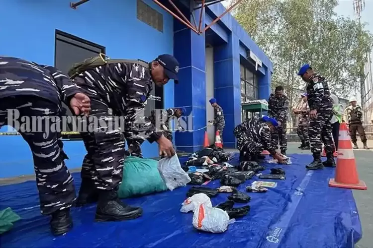 Update KM Virgo Transport 8, Penyelam TNI AL Amankan Barang Bukti, Pengangkatan Kapal Segera Dimulai